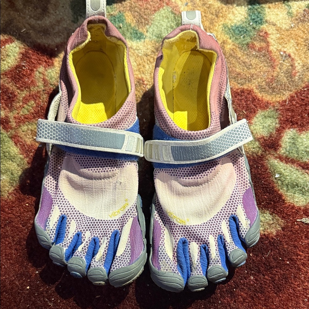 Women’s Vibram Five Fingers shoes size 41